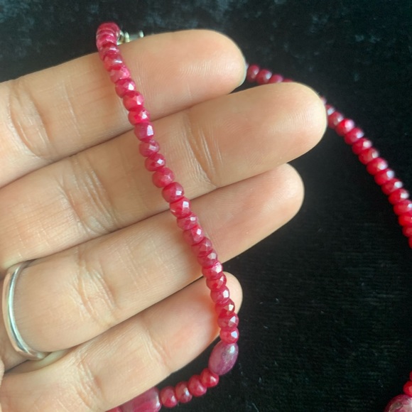 Genuine : Natural ruby choker necklace and earrings with 24k gold plating. - Picture 6 of 8